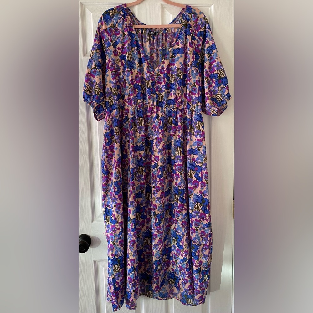 Nasty Gal Plus Size Floral Print V Neck Midi Dress, size 16